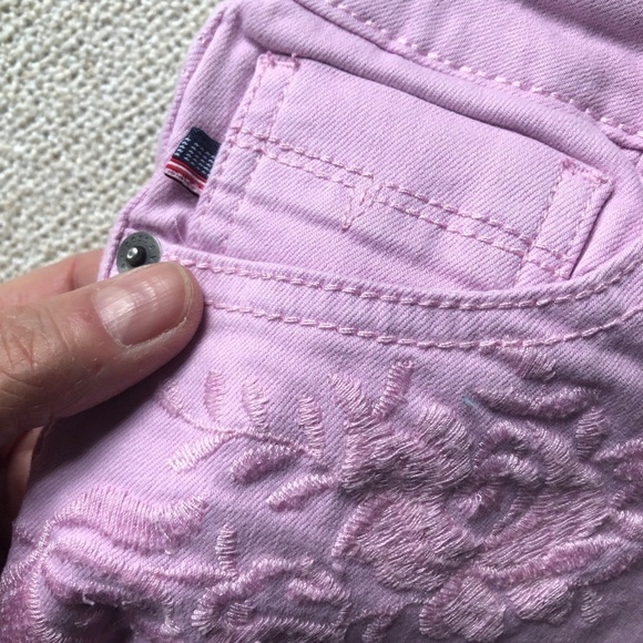 Vigoss Girls The Malibu Mid Shorts Embroidered Floral Pink Denim Cut Off Size 14 - Picture 9 of 9